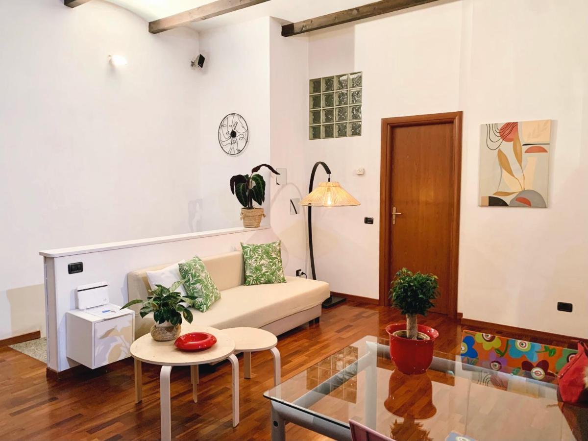 Appartement Comodo Loft Centrale - Pt Venezia à Milan Extérieur photo